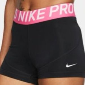 NWT Nike Pro short Large